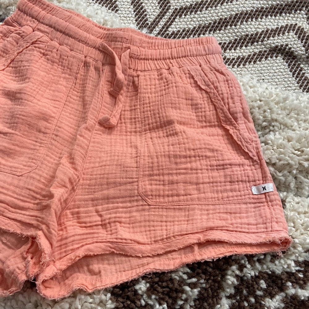 Hurley salmon pink shorts